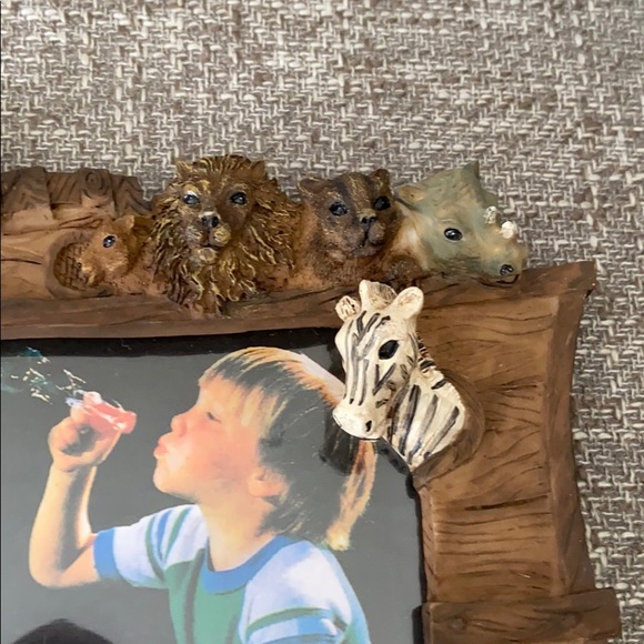 New in Box Animal picture frame - Picture 2 of 5